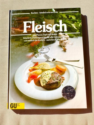 Fleisch aus pfanne - pfanne,, topf